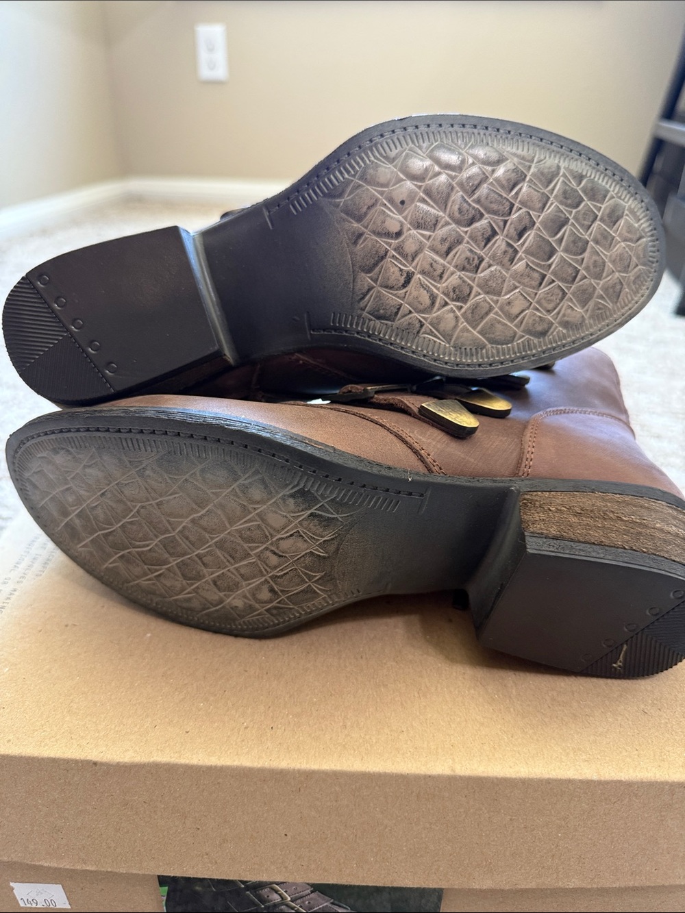 Buckled brown leather boots - Picture 4 of 4